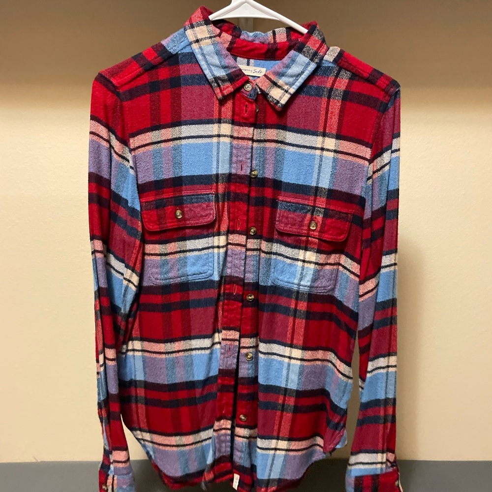 American Eagle Outfitters Red and Blue Casual Button Down Shirt